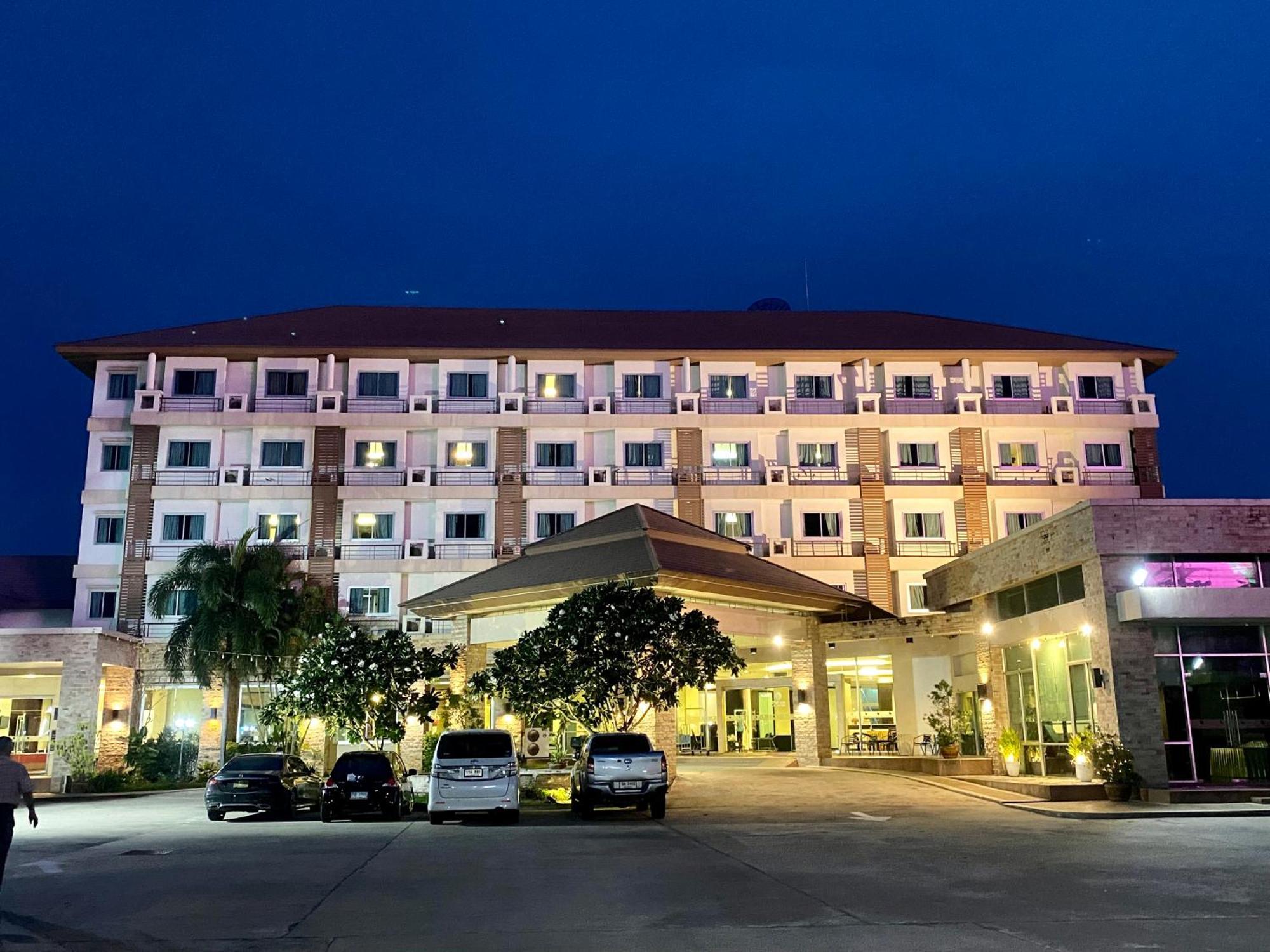 โรงแรม ซิตี้พาร์ค โคราช City Park Hotel Nakhonratchasima Exteriör bild